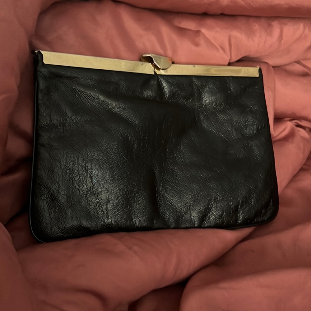 VINTAGE BLACK CLUTCH
